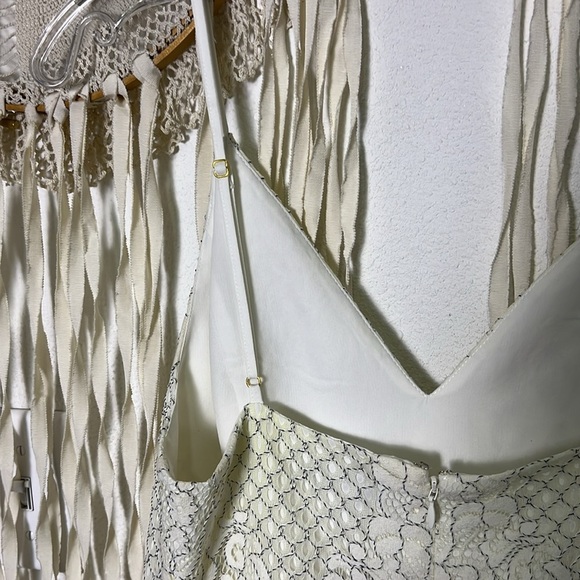 Shona Joy Cream Lace Handkerchief Hemline Midi Length Sleeveless Dress Size US8 - Picture 5 of 15